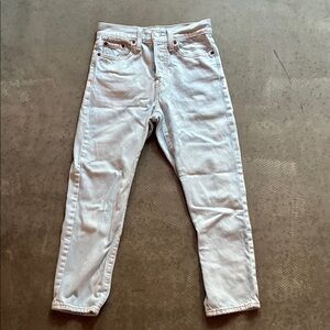 Levi's Women's wedgie light wash jeans